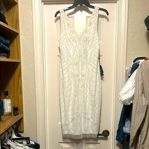 Elegant White Sleeveless Dress